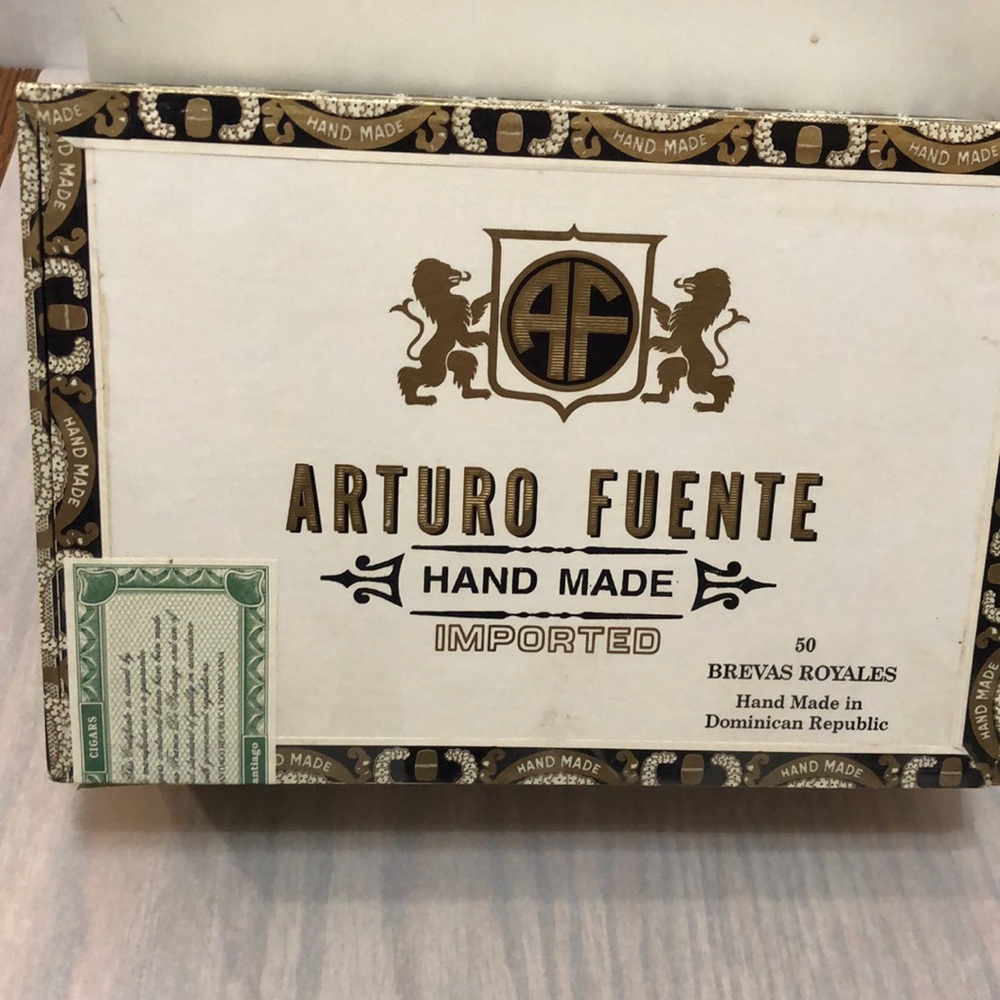 Vintage Arturo Fuente Spanish cedar cigar box